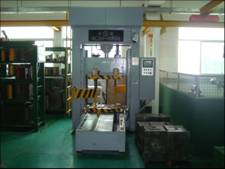 Mold fitting machine